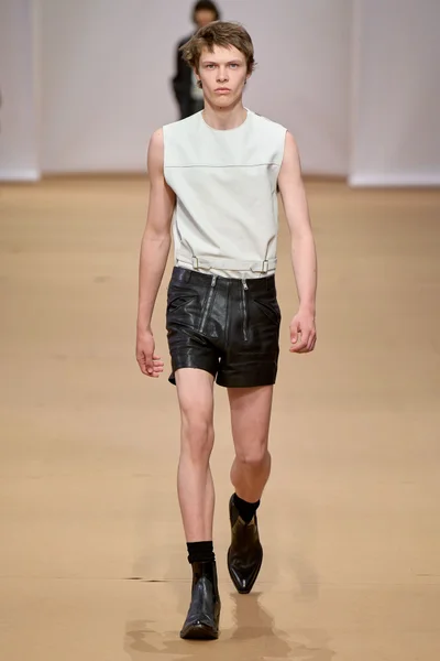 Look 5